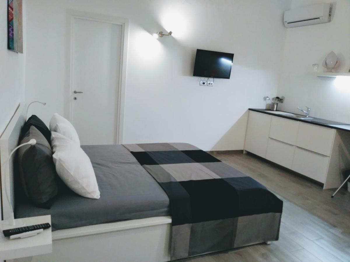 B&B 20 Archi Monopoli Eksteriør bilde